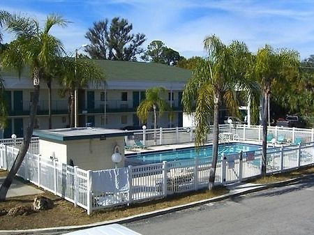 Oyo Hotel New Port Richey Gulf Beach Us 19 Exteriör bild