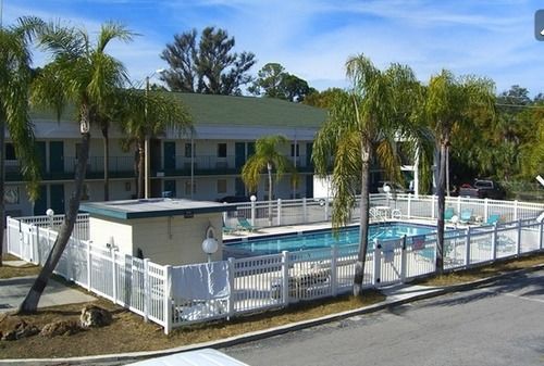 Oyo Hotel New Port Richey Gulf Beach Us 19 Exteriör bild