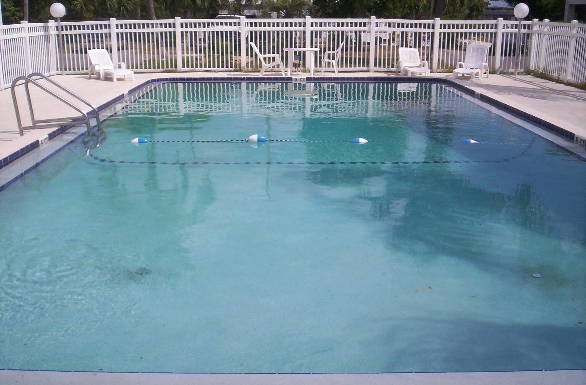 Oyo Hotel New Port Richey Gulf Beach Us 19 Exteriör bild